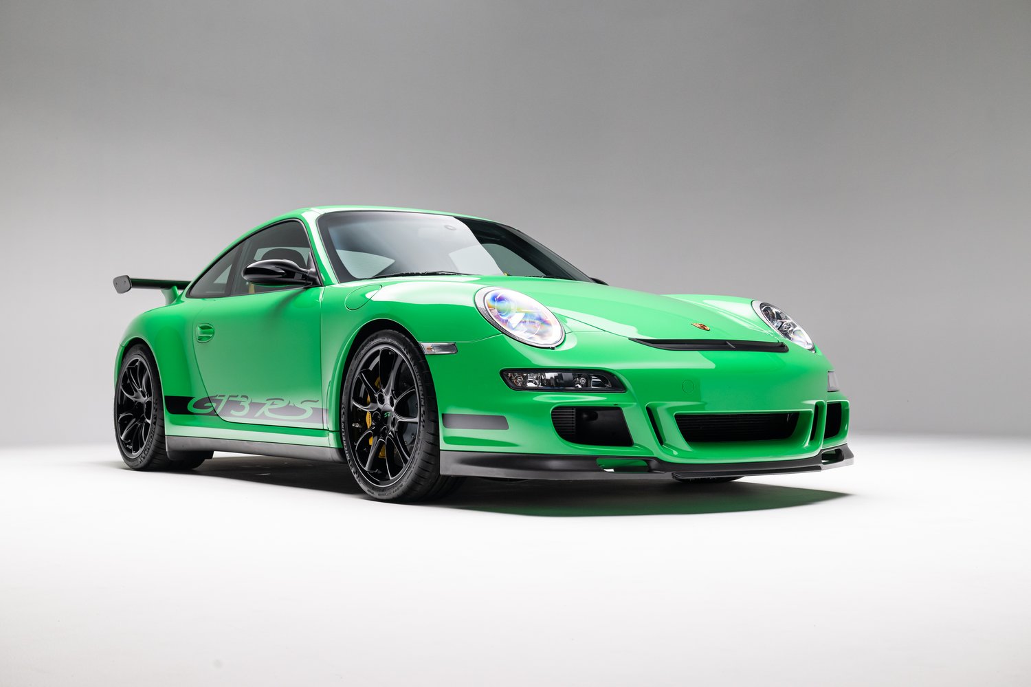 Time Capsule Porsche GT3 RS Achieves Record $498,000 Sale