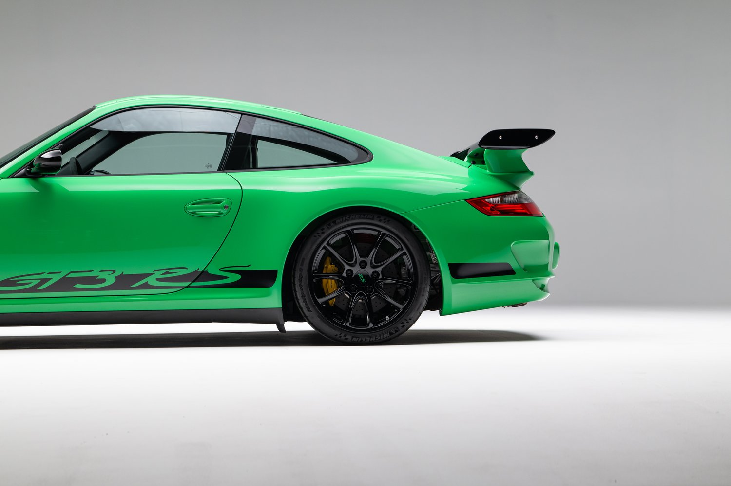 Time Capsule Porsche GT3 RS Achieves Record $498,000 Sale