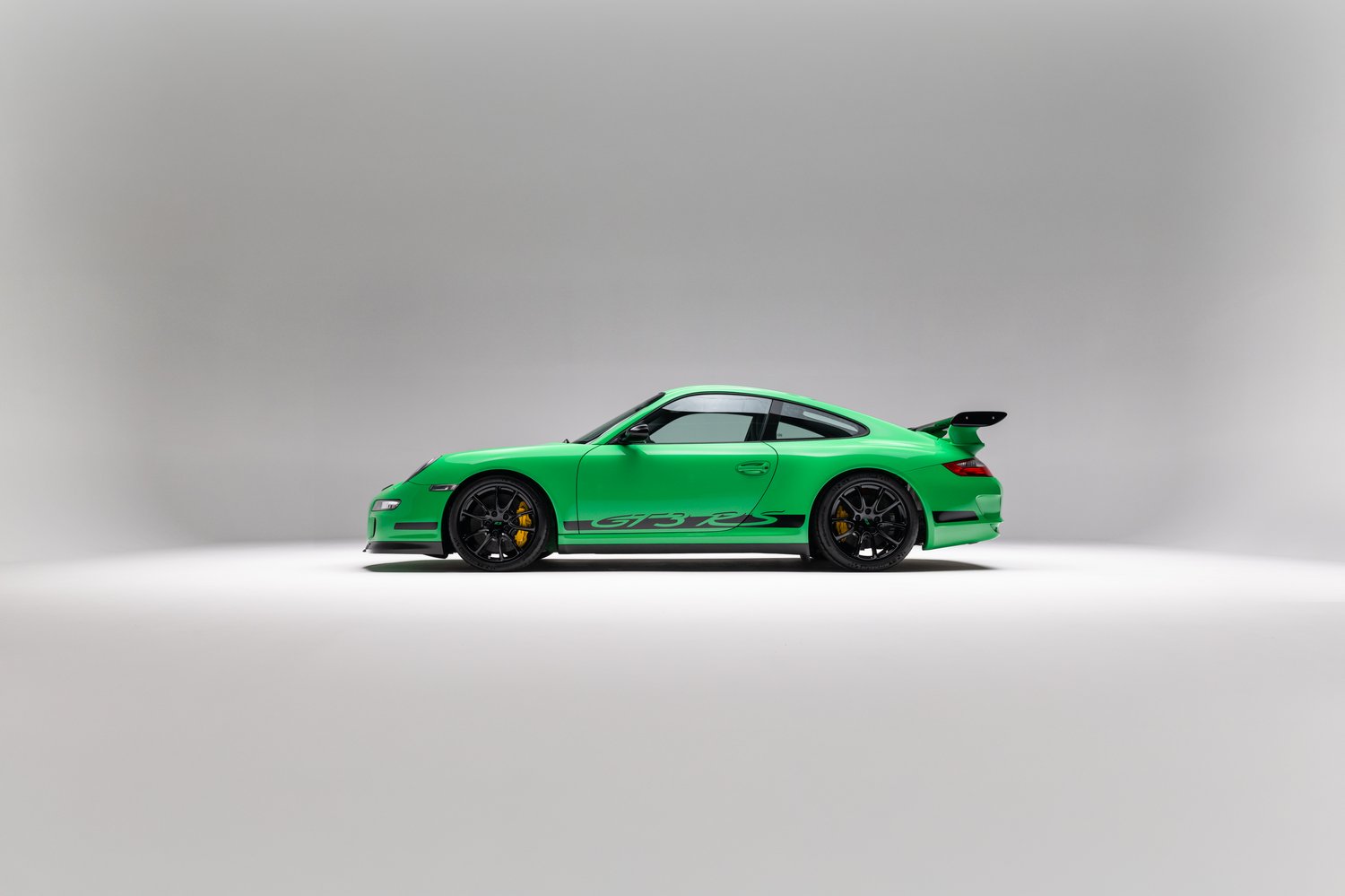 Time Capsule Porsche GT3 RS Achieves Record $498,000 Sale