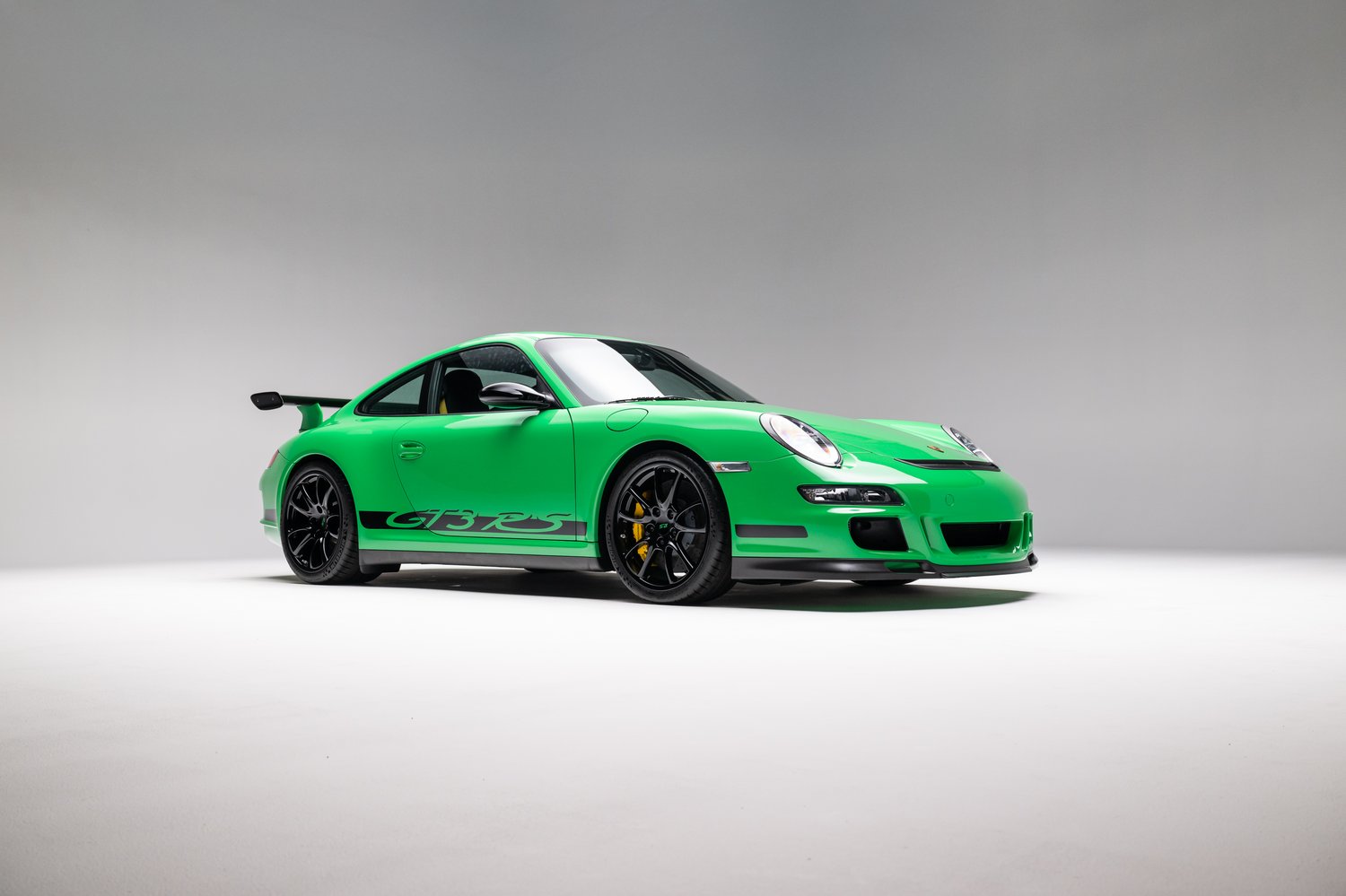 Time Capsule Porsche GT3 RS Achieves Record $498,000 Sale