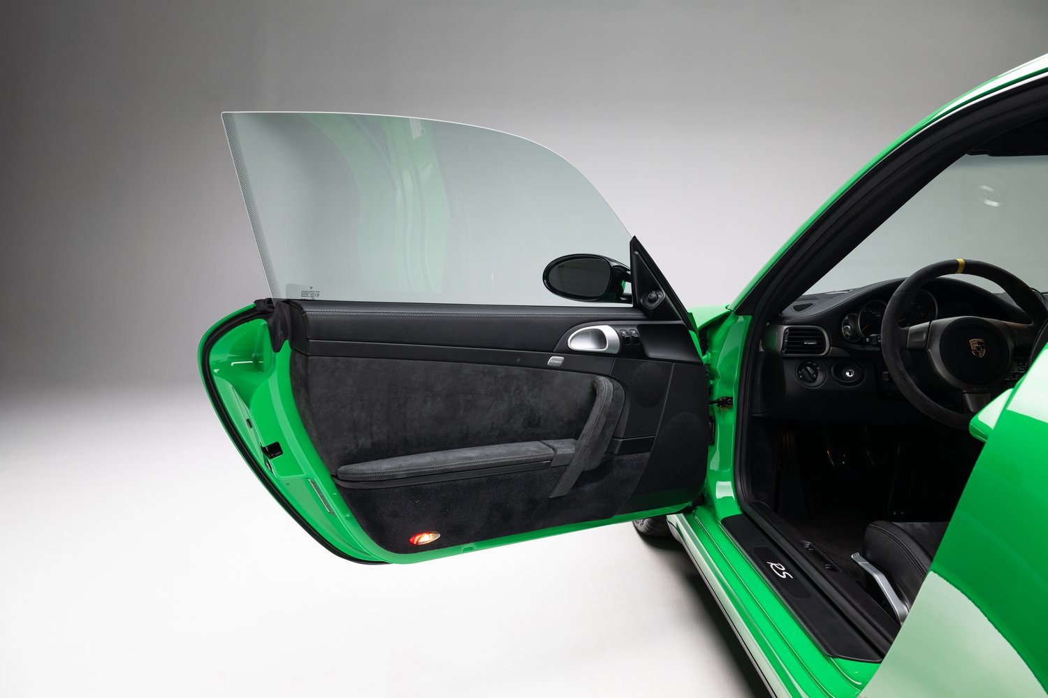 Time Capsule Porsche GT3 RS Achieves Record $498,000 Sale