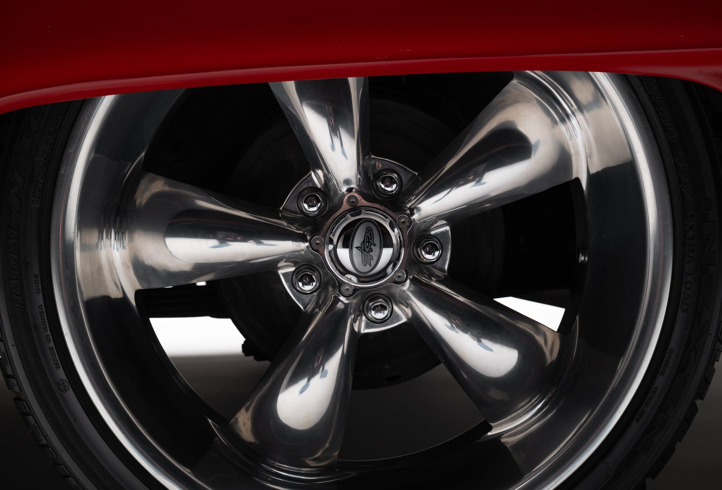 Restomod 1955 Pontiac Chieftain Sells for $35,550 on Bring a Trailer