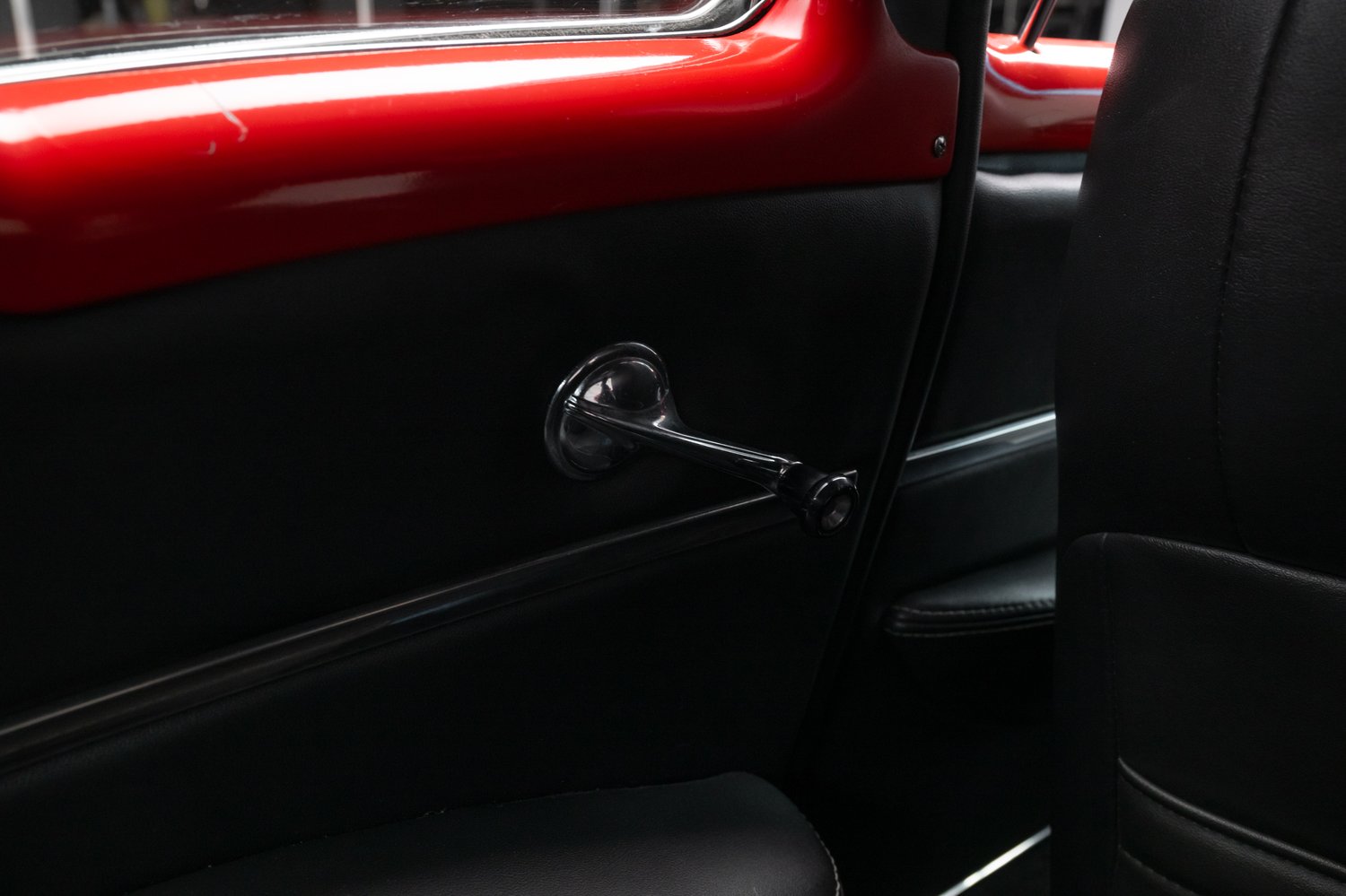 Restomod 1955 Pontiac Chieftain Sells for $35,550 on Bring a Trailer