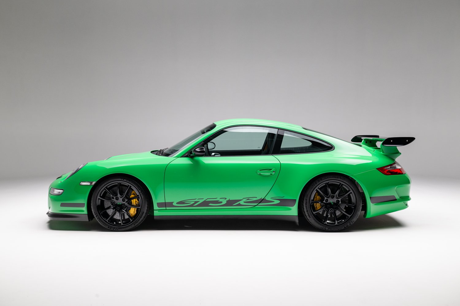 Time Capsule Porsche GT3 RS Achieves Record $498,000 Sale