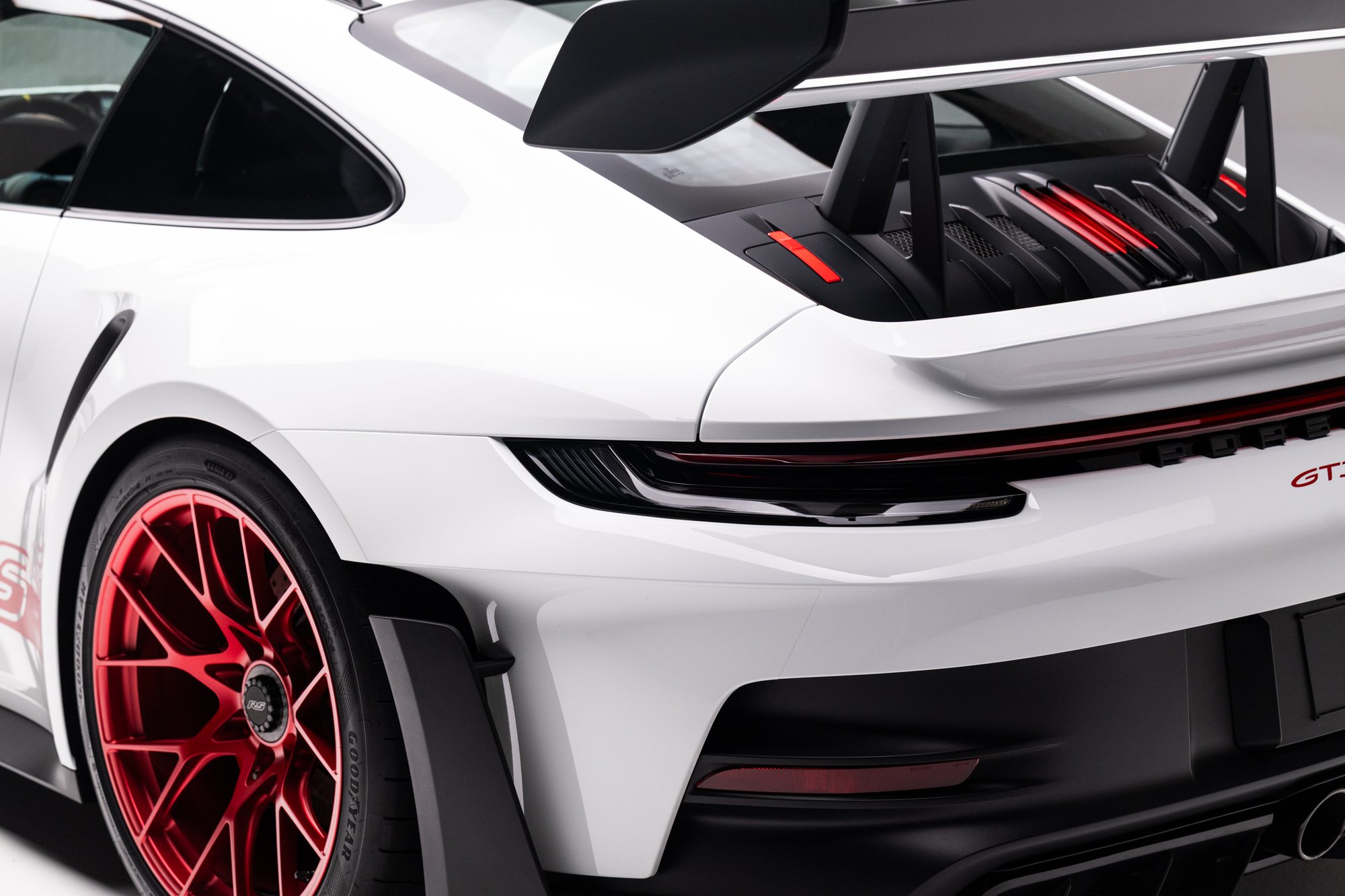 406-Mile 2023 Porsche 911 GT3 RS Sells for $367,786 on Bring a Trailer