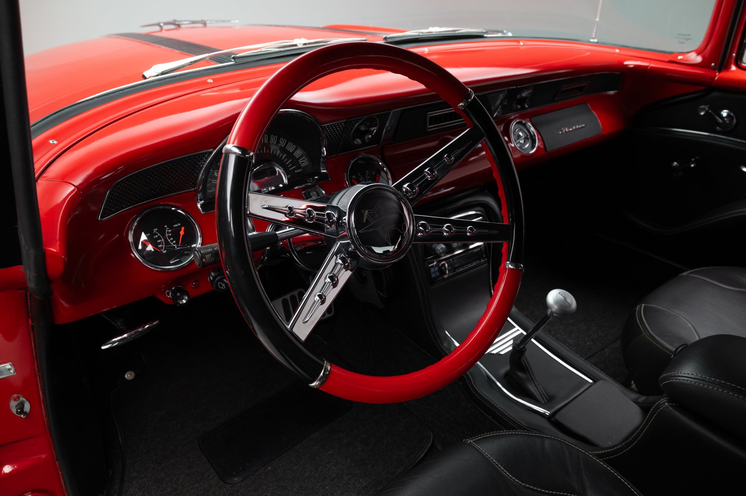 Restomod 1955 Pontiac Chieftain Sells for $35,550 on Bring a Trailer