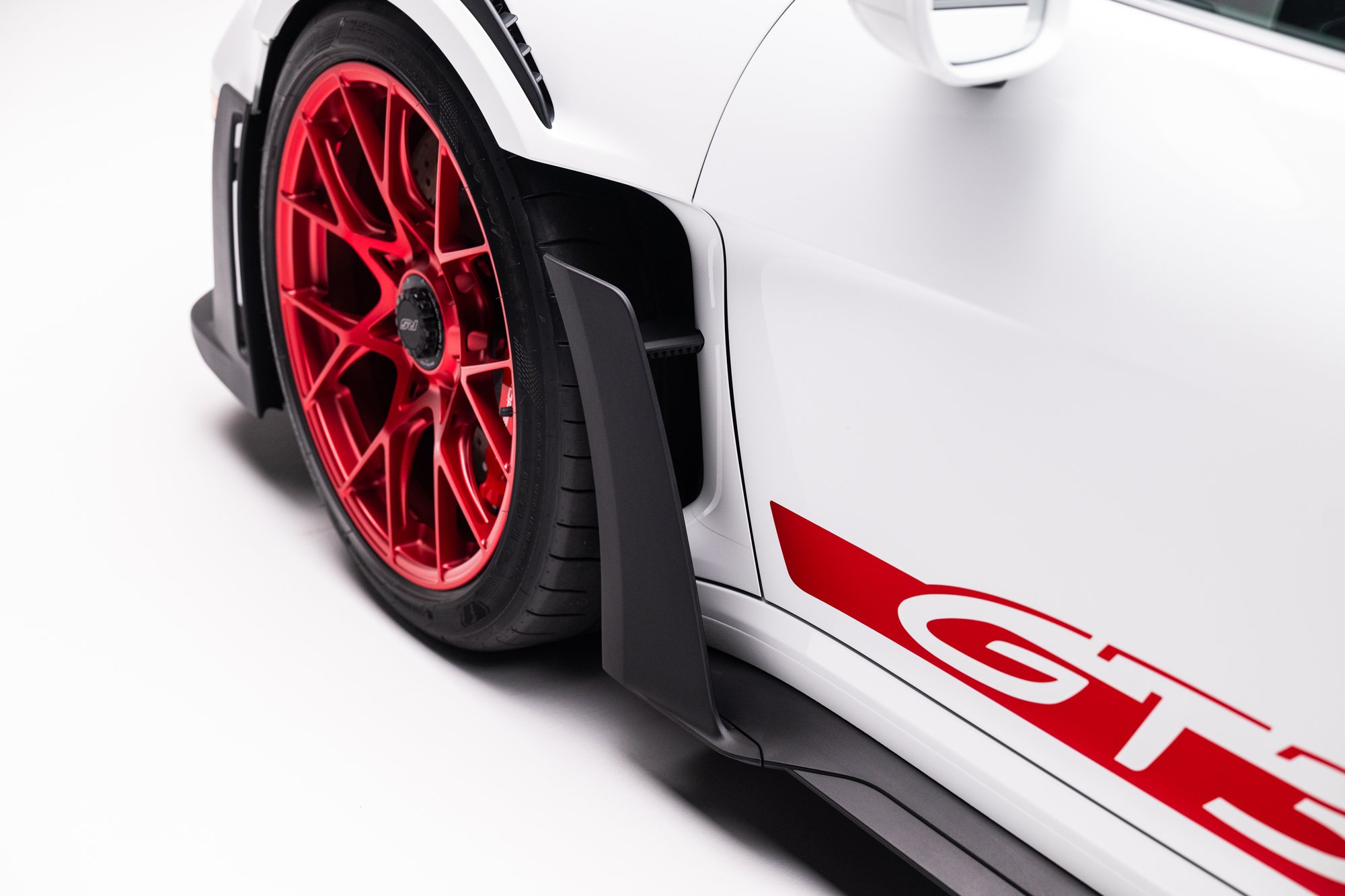 406-Mile 2023 Porsche 911 GT3 RS Sells for $367,786 on Bring a Trailer