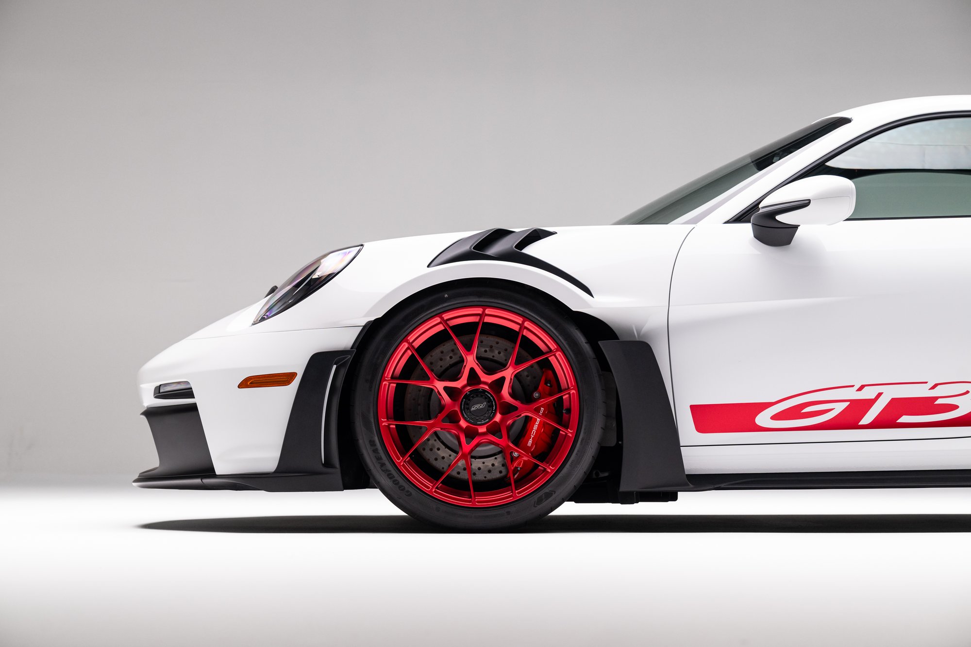 406-Mile 2023 Porsche 911 GT3 RS Sells for $367,786 on Bring a Trailer