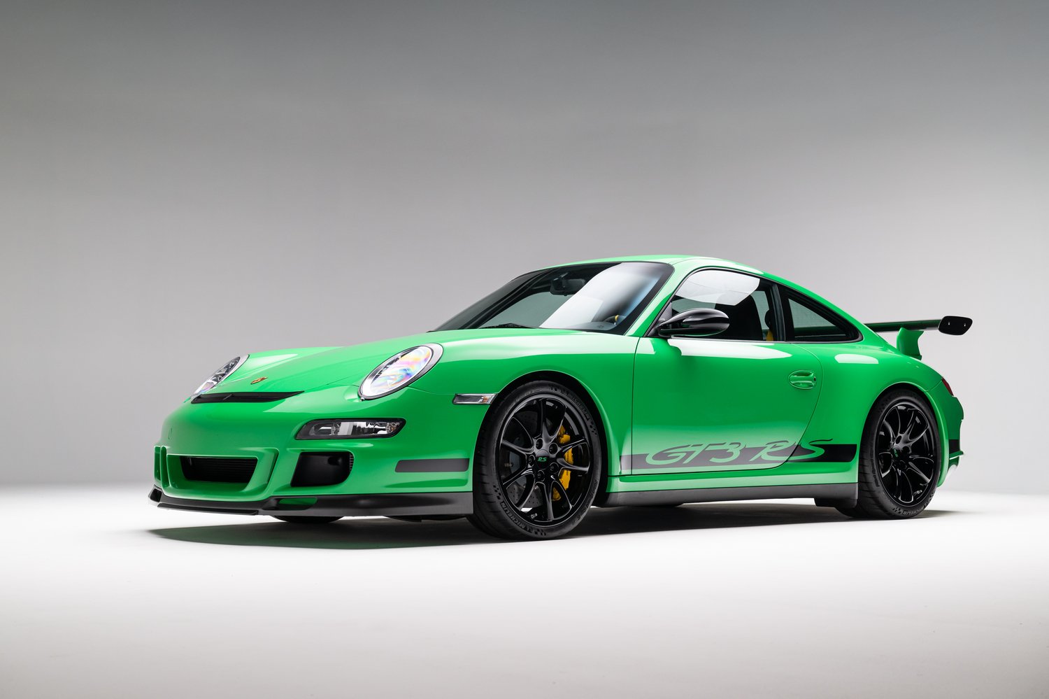 Time Capsule Porsche GT3 RS Achieves Record $498,000 Sale