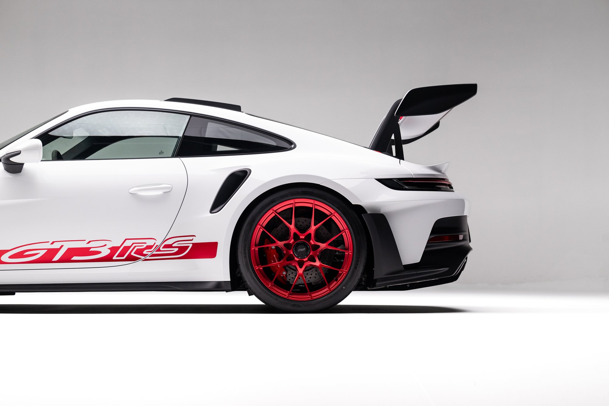 406-Mile 2023 Porsche 911 GT3 RS Sells for $367,786 on Bring a Trailer