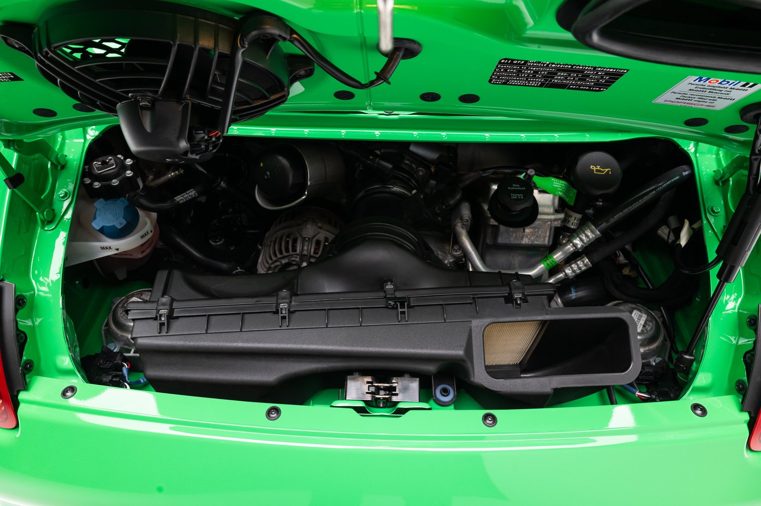 Time Capsule Porsche GT3 RS Achieves Record $498,000 Sale