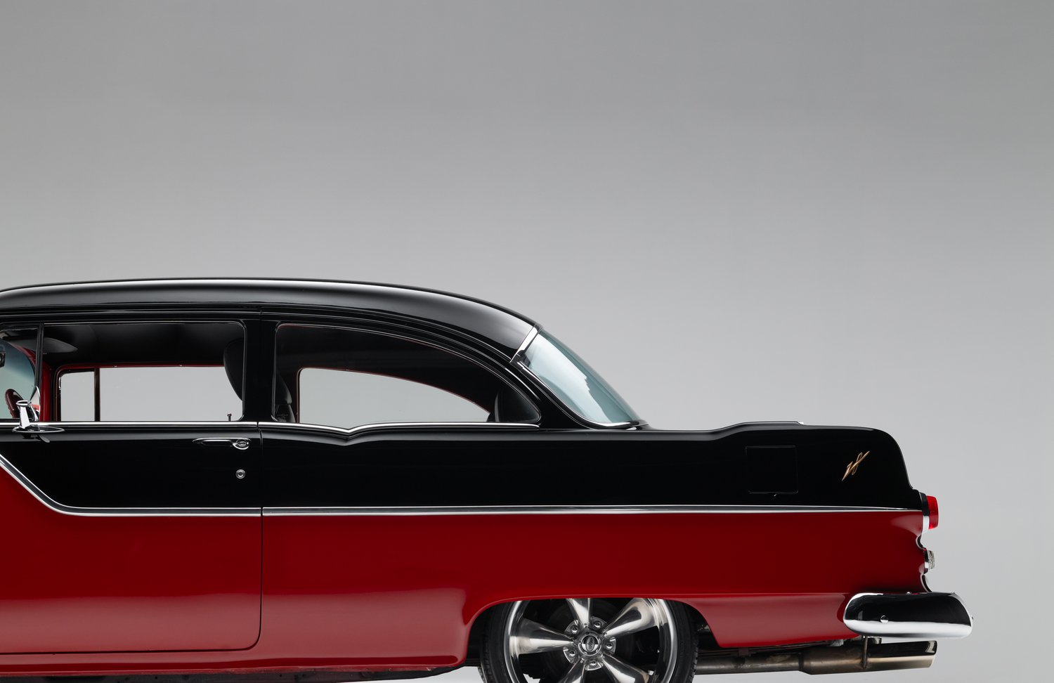 Restomod 1955 Pontiac Chieftain Sells for $35,550 on Bring a Trailer