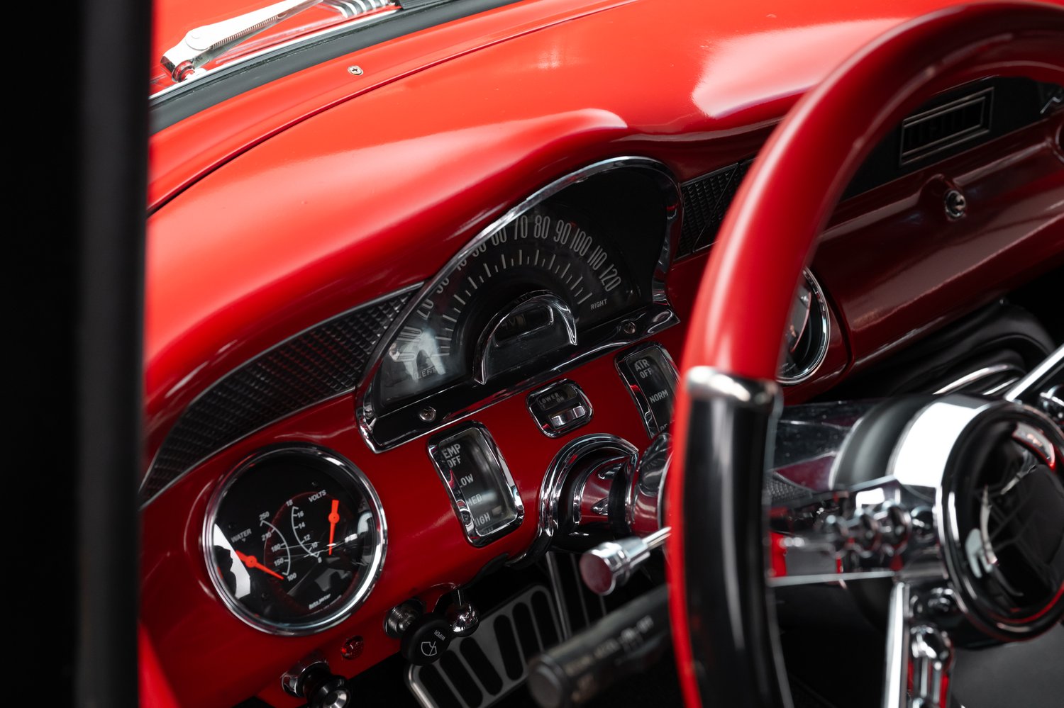 Restomod 1955 Pontiac Chieftain Sells for $35,550 on Bring a Trailer