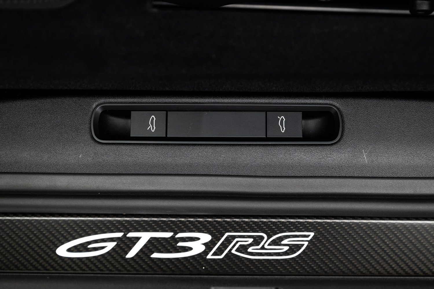 406-Mile 2023 Porsche 911 GT3 RS Sells for $367,786 on Bring a Trailer