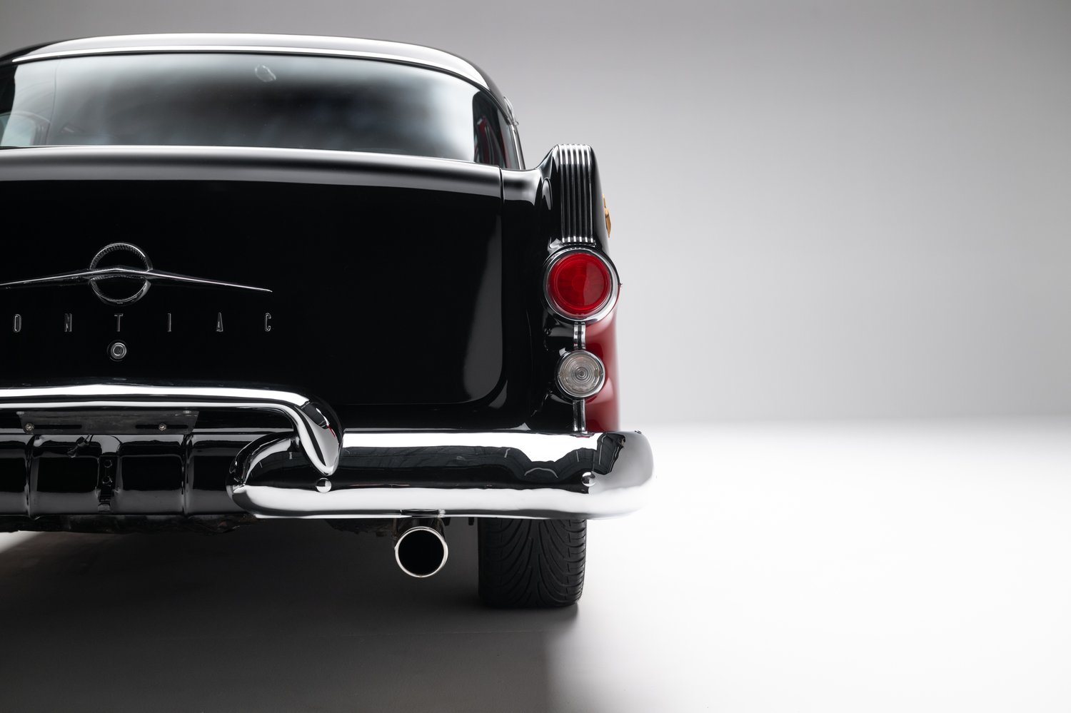 Restomod 1955 Pontiac Chieftain Sells for $35,550 on Bring a Trailer