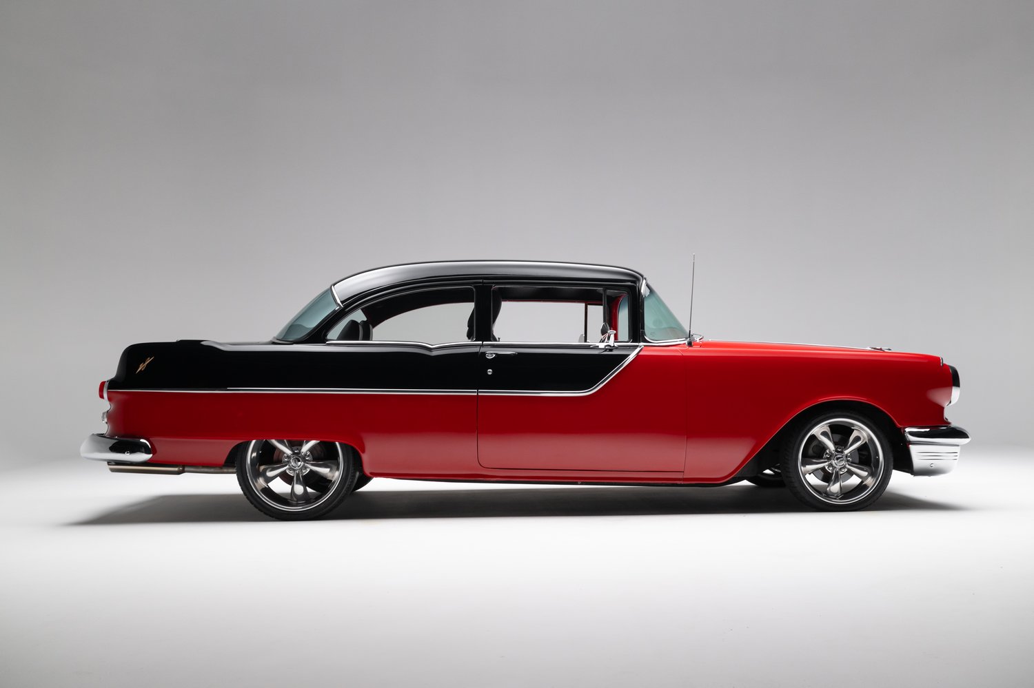 Restomod 1955 Pontiac Chieftain Sells for $35,550 on Bring a Trailer
