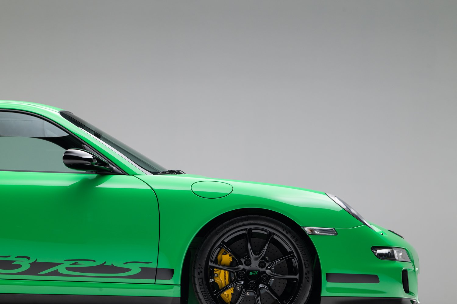 Time Capsule Porsche GT3 RS Achieves Record $498,000 Sale