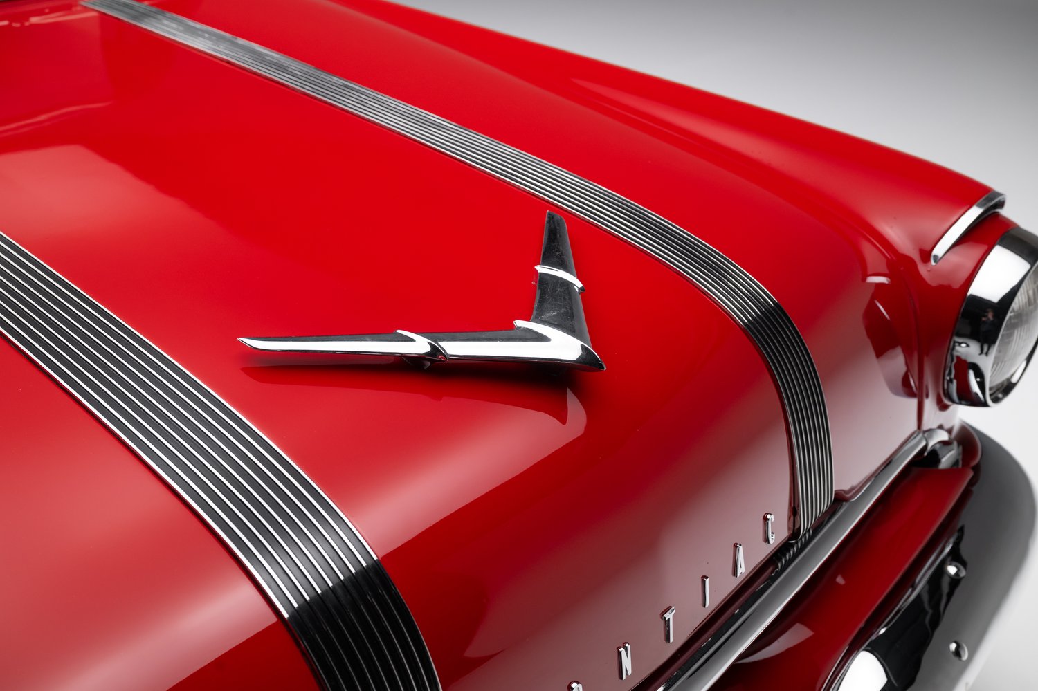 Restomod 1955 Pontiac Chieftain Sells for $35,550 on Bring a Trailer