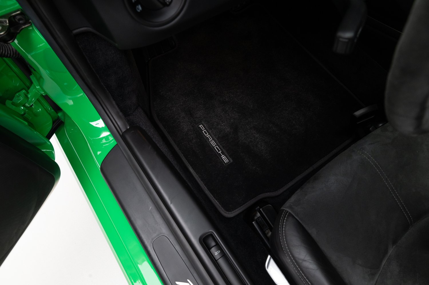 Time Capsule Porsche GT3 RS Achieves Record $498,000 Sale