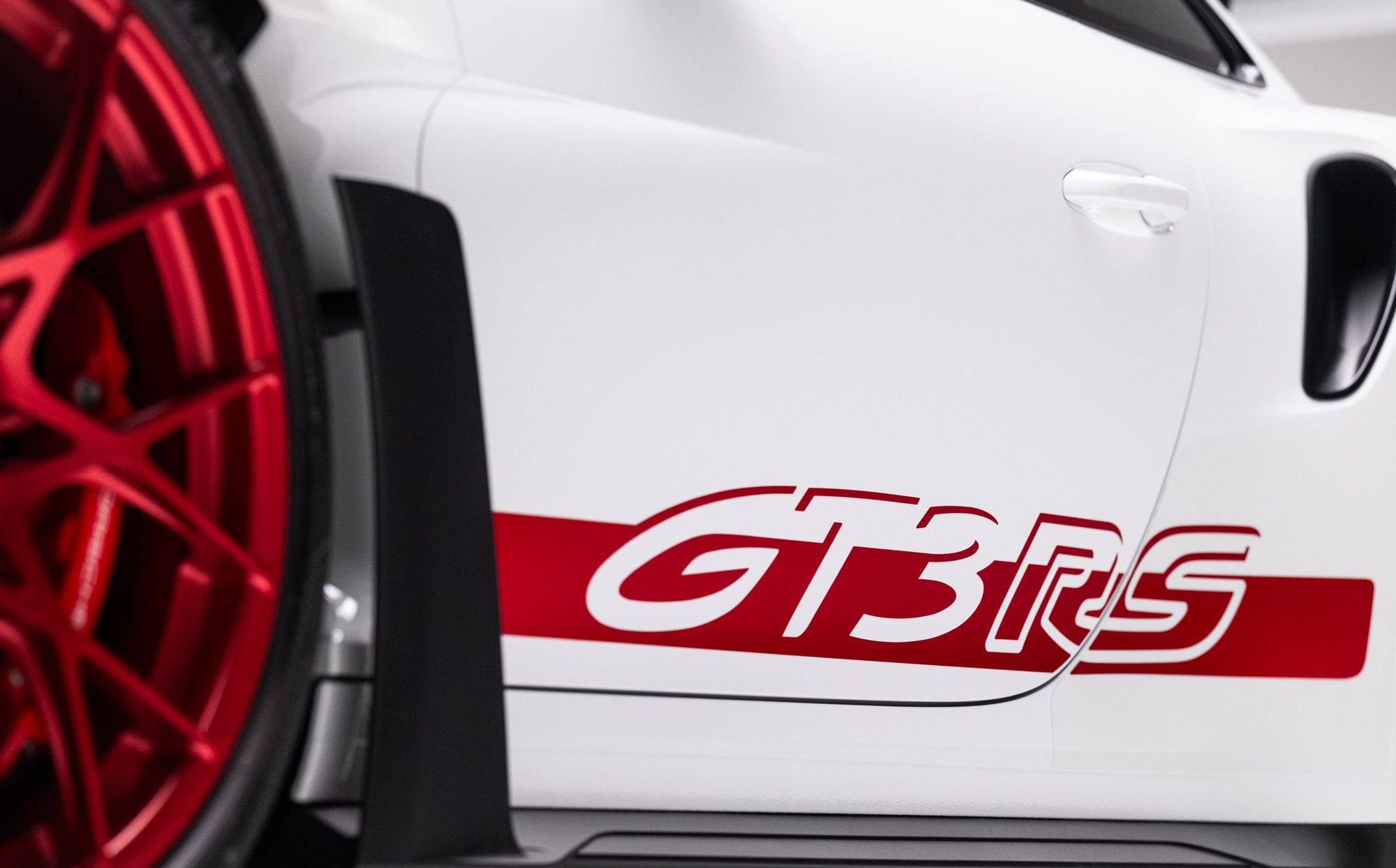 406-Mile 2023 Porsche 911 GT3 RS Sells for $367,786 on Bring a Trailer