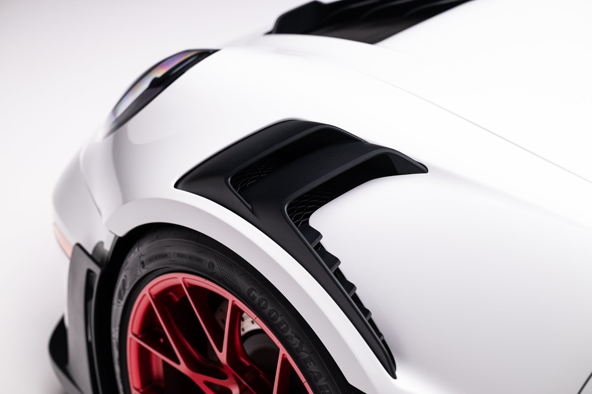 406-Mile 2023 Porsche 911 GT3 RS Sells for $367,786 on Bring a Trailer