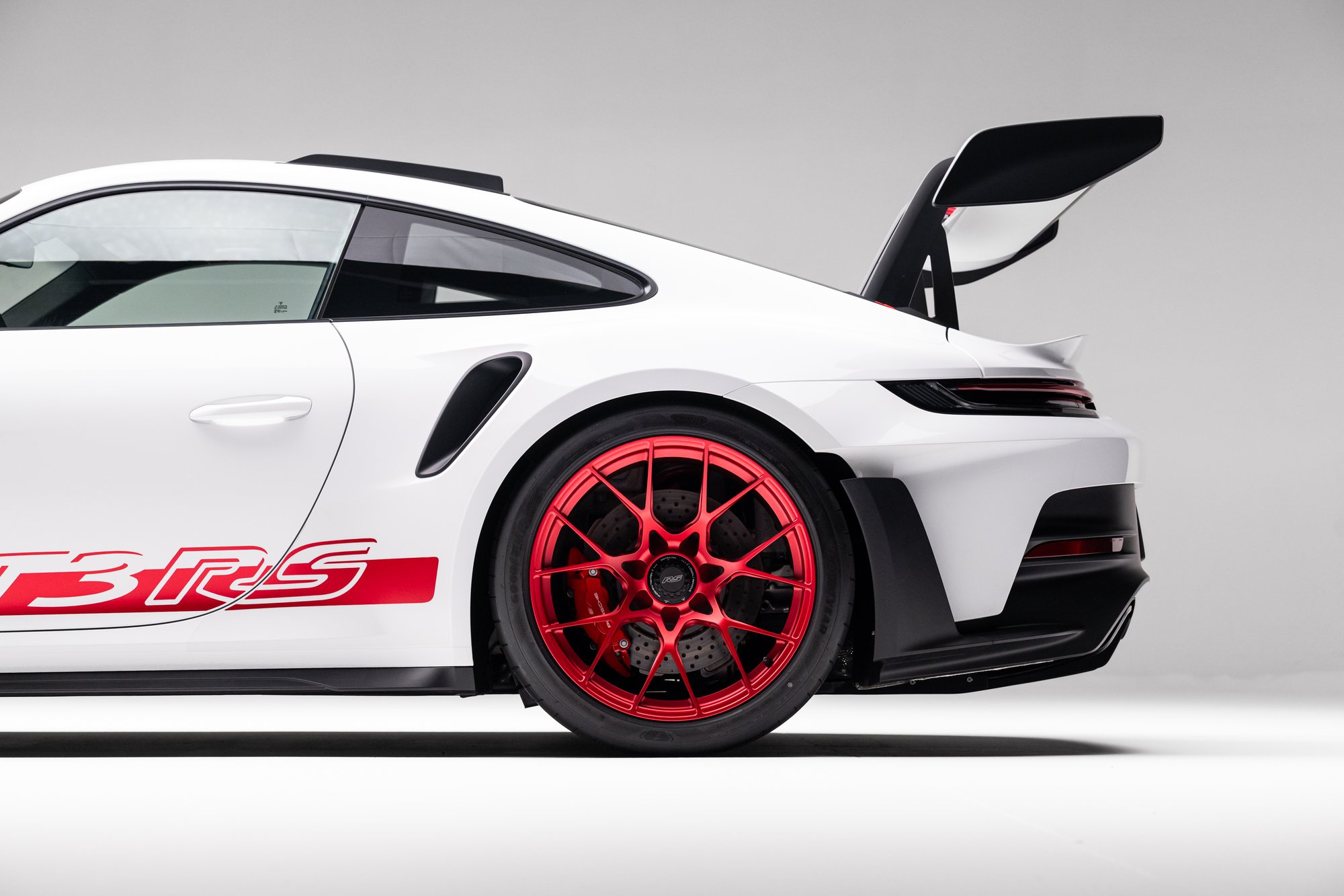 406-Mile 2023 Porsche 911 GT3 RS Sells for $367,786 on Bring a Trailer
