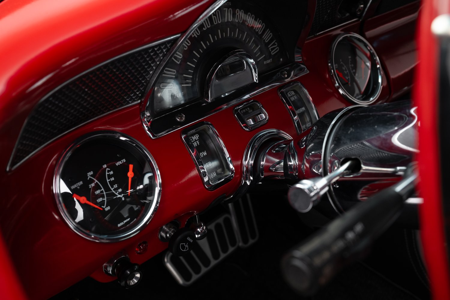 Restomod 1955 Pontiac Chieftain Sells for $35,550 on Bring a Trailer