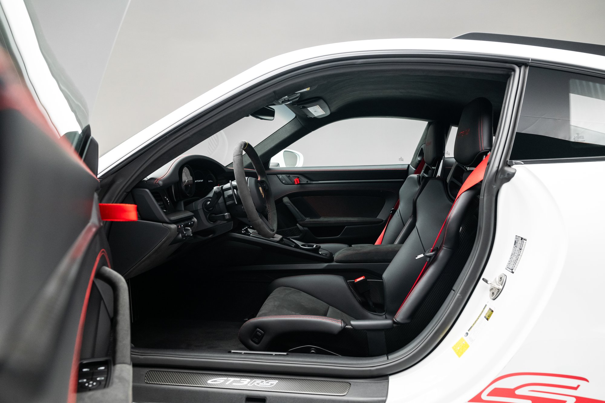 406-Mile 2023 Porsche 911 GT3 RS Sells for $367,786 on Bring a Trailer