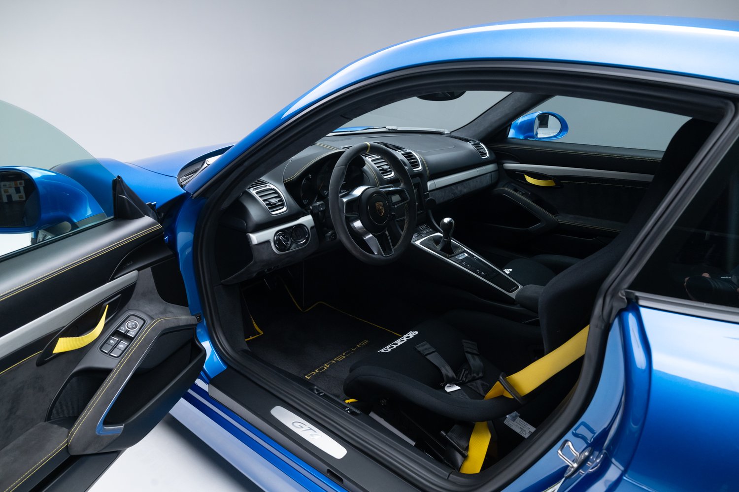 2016 Porsche Cayman GT4