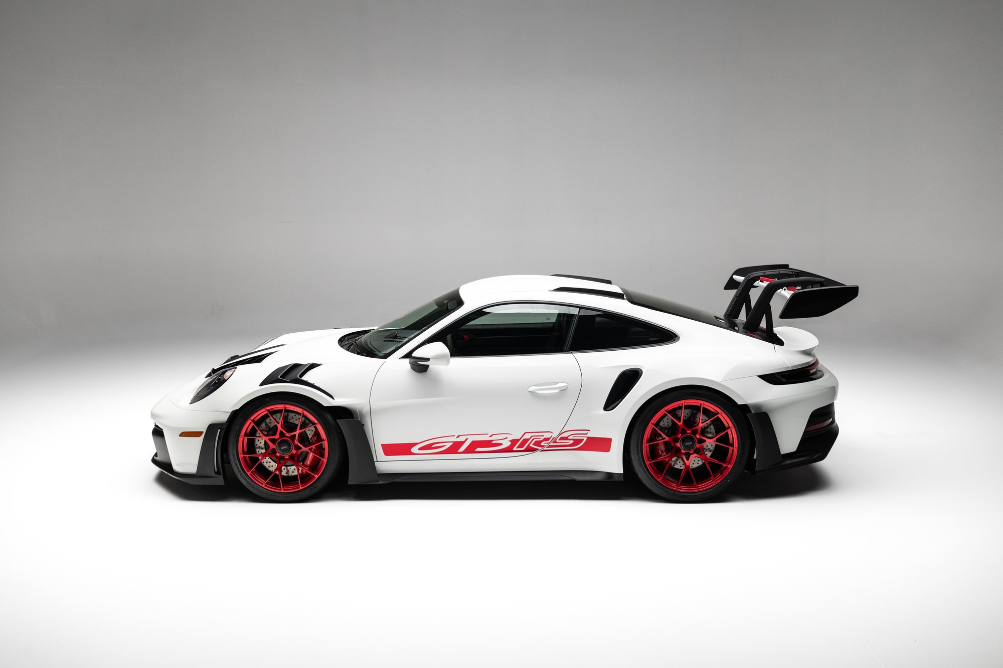 406-Mile 2023 Porsche 911 GT3 RS Sells for $367,786 on Bring a Trailer