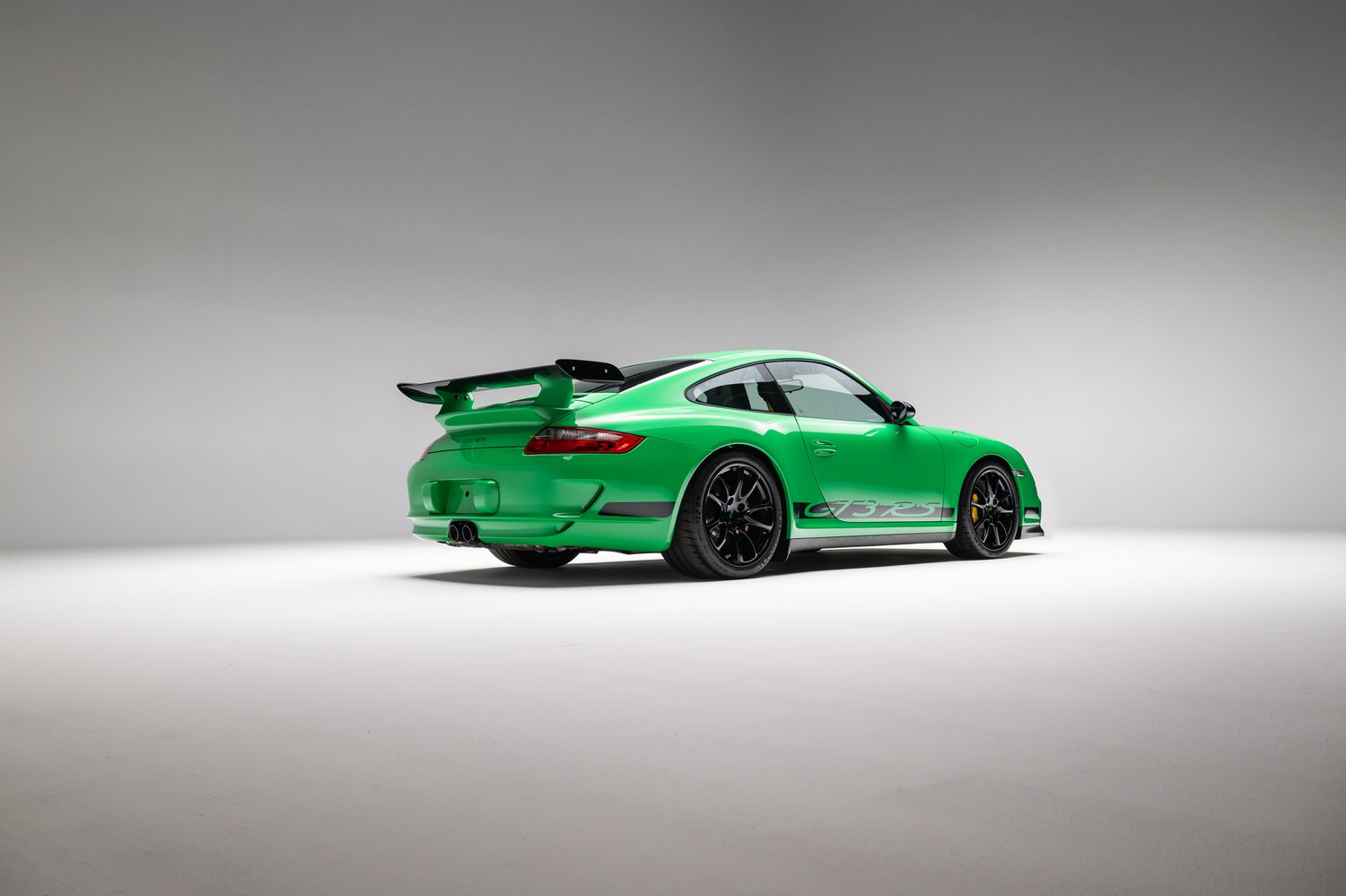 Time Capsule Porsche GT3 RS Achieves Record $498,000 Sale