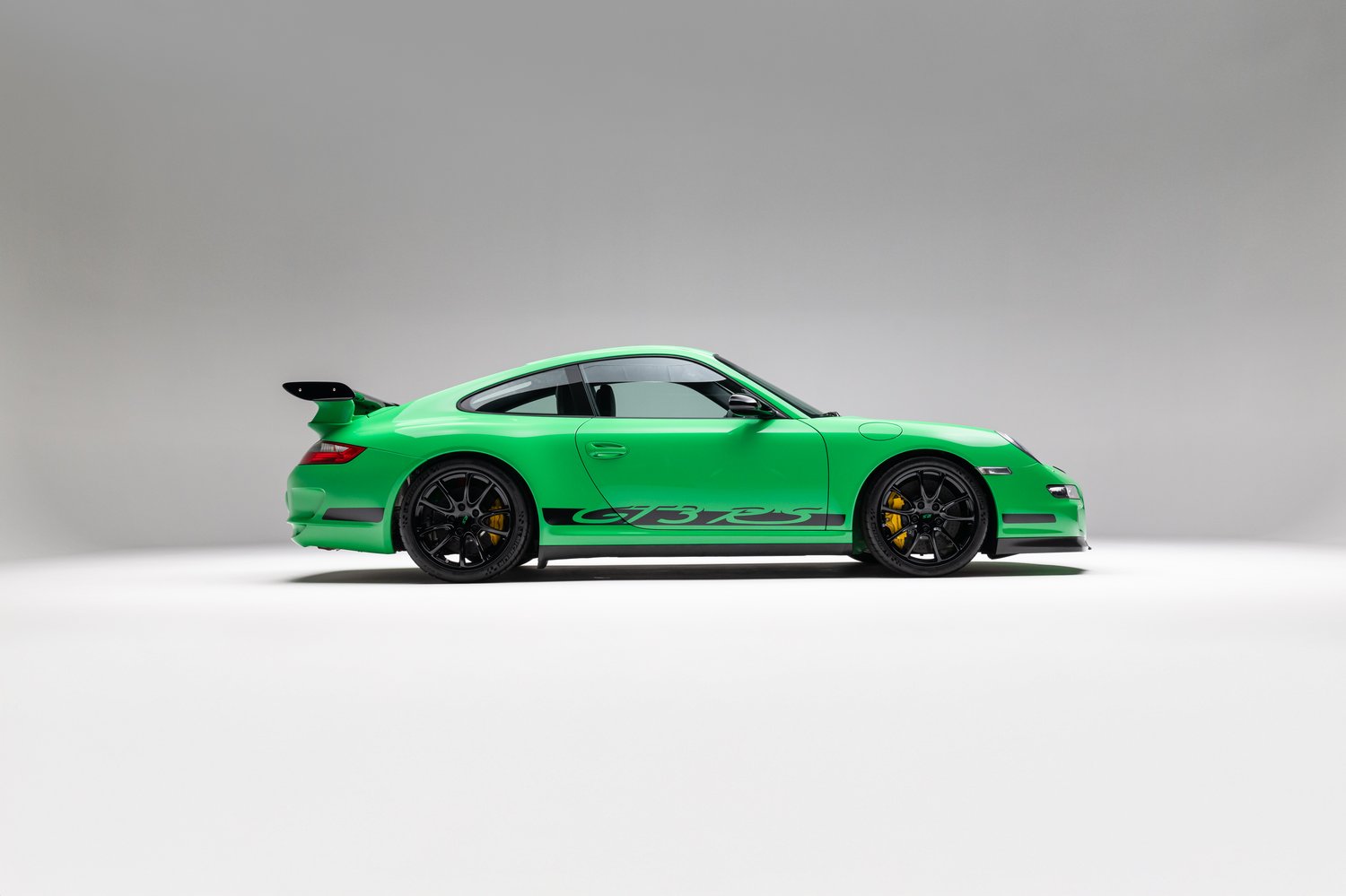 Time Capsule Porsche GT3 RS Achieves Record $498,000 Sale