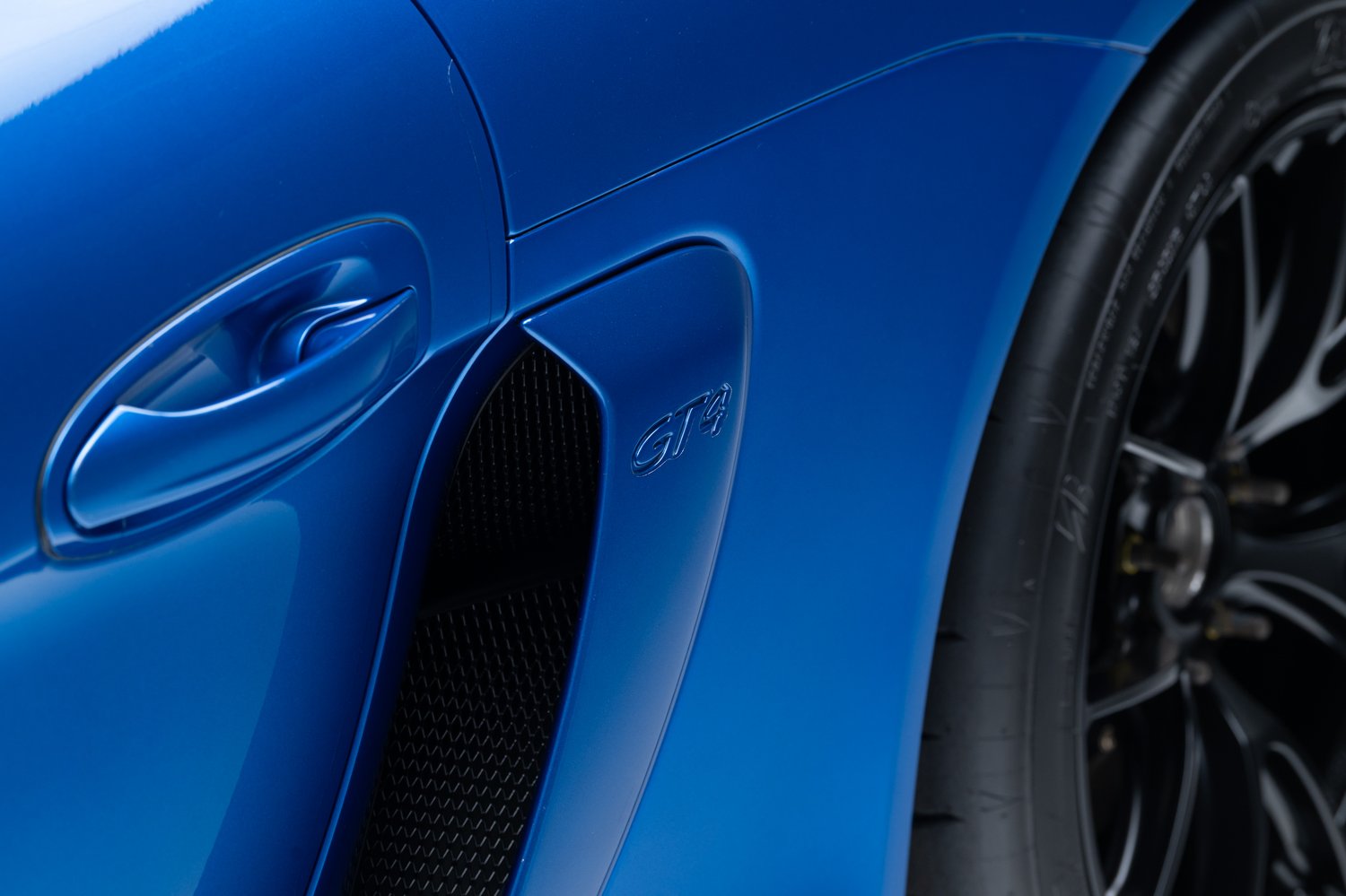 2016 Porsche Cayman GT4