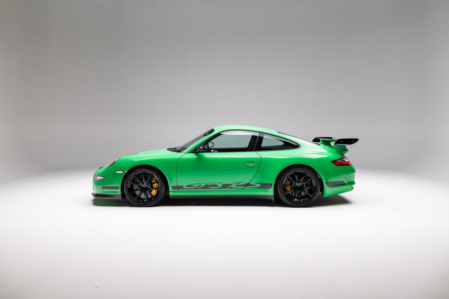 Time Capsule Porsche GT3 RS Achieves Record $498,000 Sale