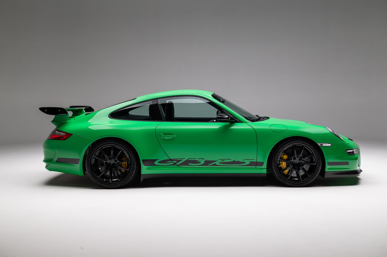 Time Capsule Porsche GT3 RS Achieves Record $498,000 Sale