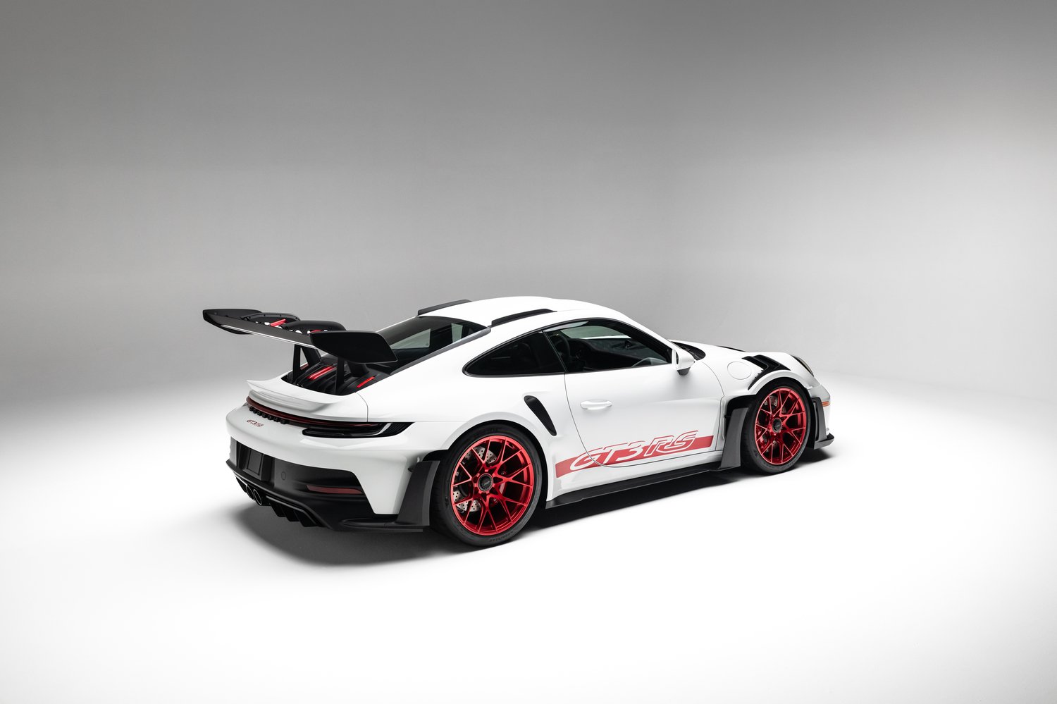 406-Mile 2023 Porsche 911 GT3 RS Sells for $367,786 on Bring a Trailer