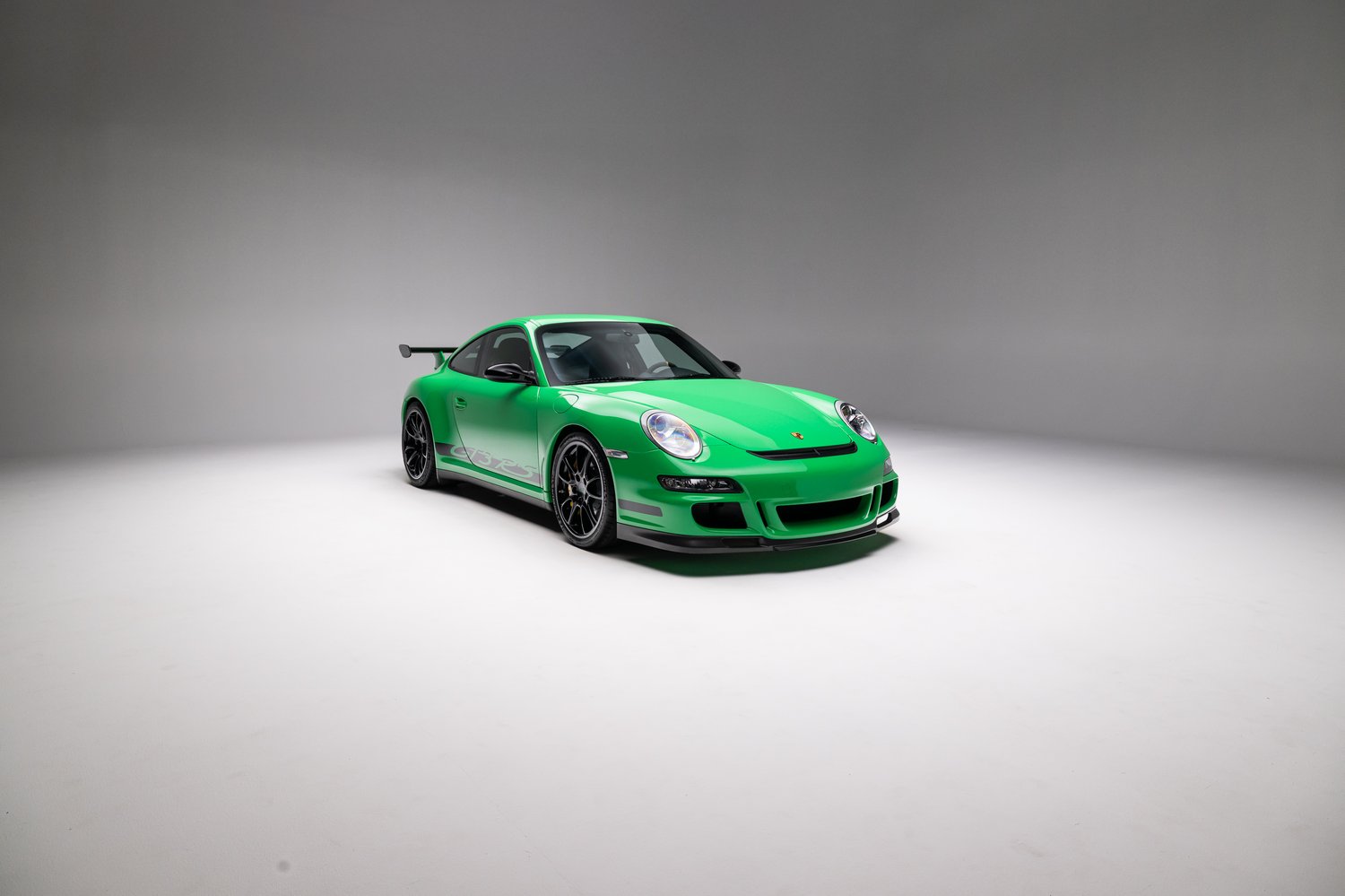 Time Capsule Porsche GT3 RS Achieves Record $498,000 Sale