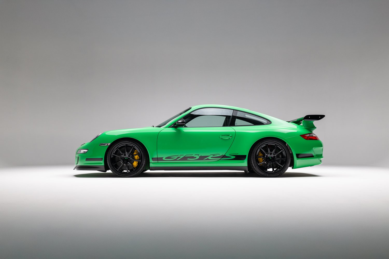 Time Capsule Porsche GT3 RS Achieves Record $498,000 Sale