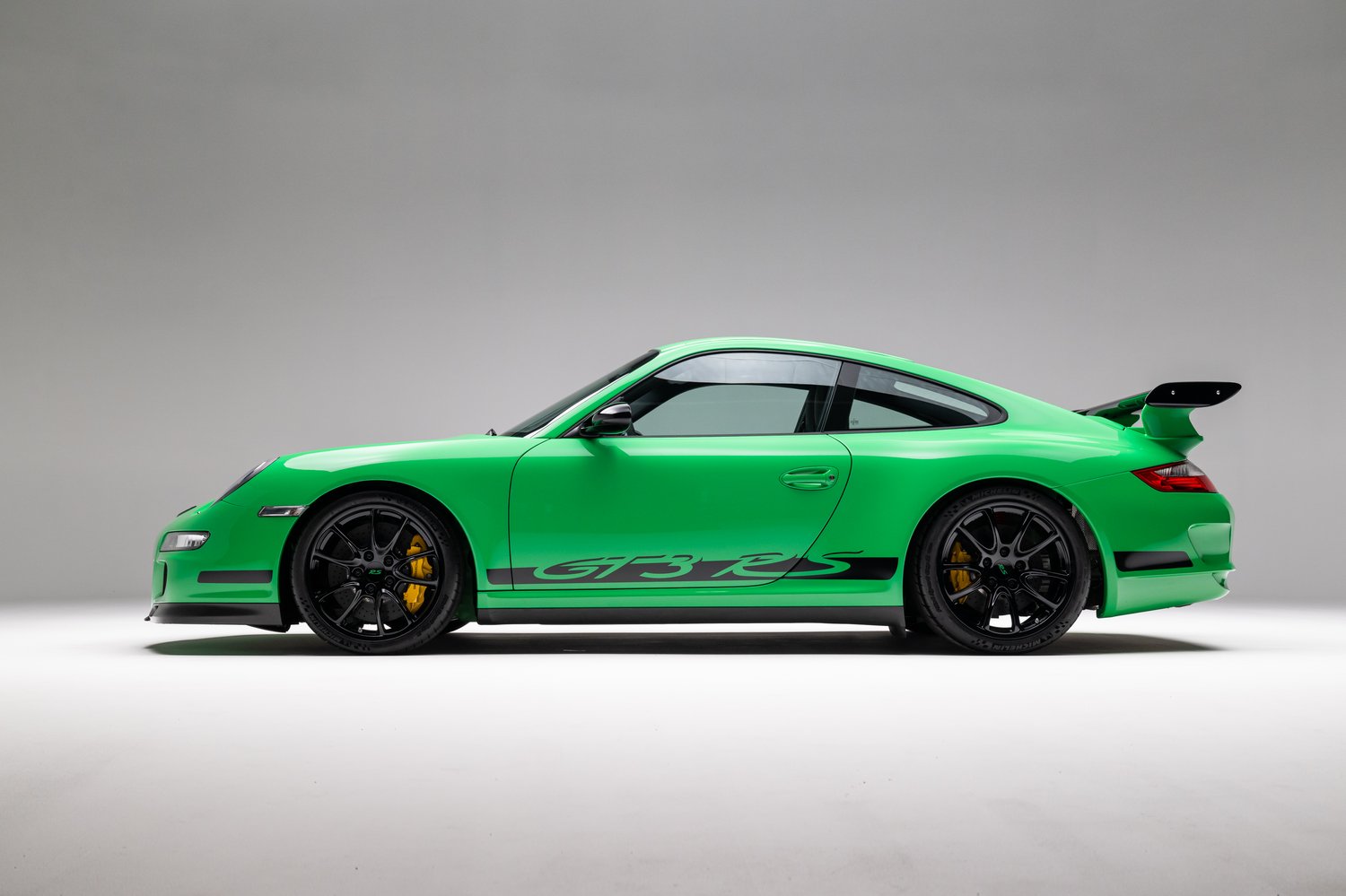 Time Capsule Porsche GT3 RS Achieves Record $498,000 Sale