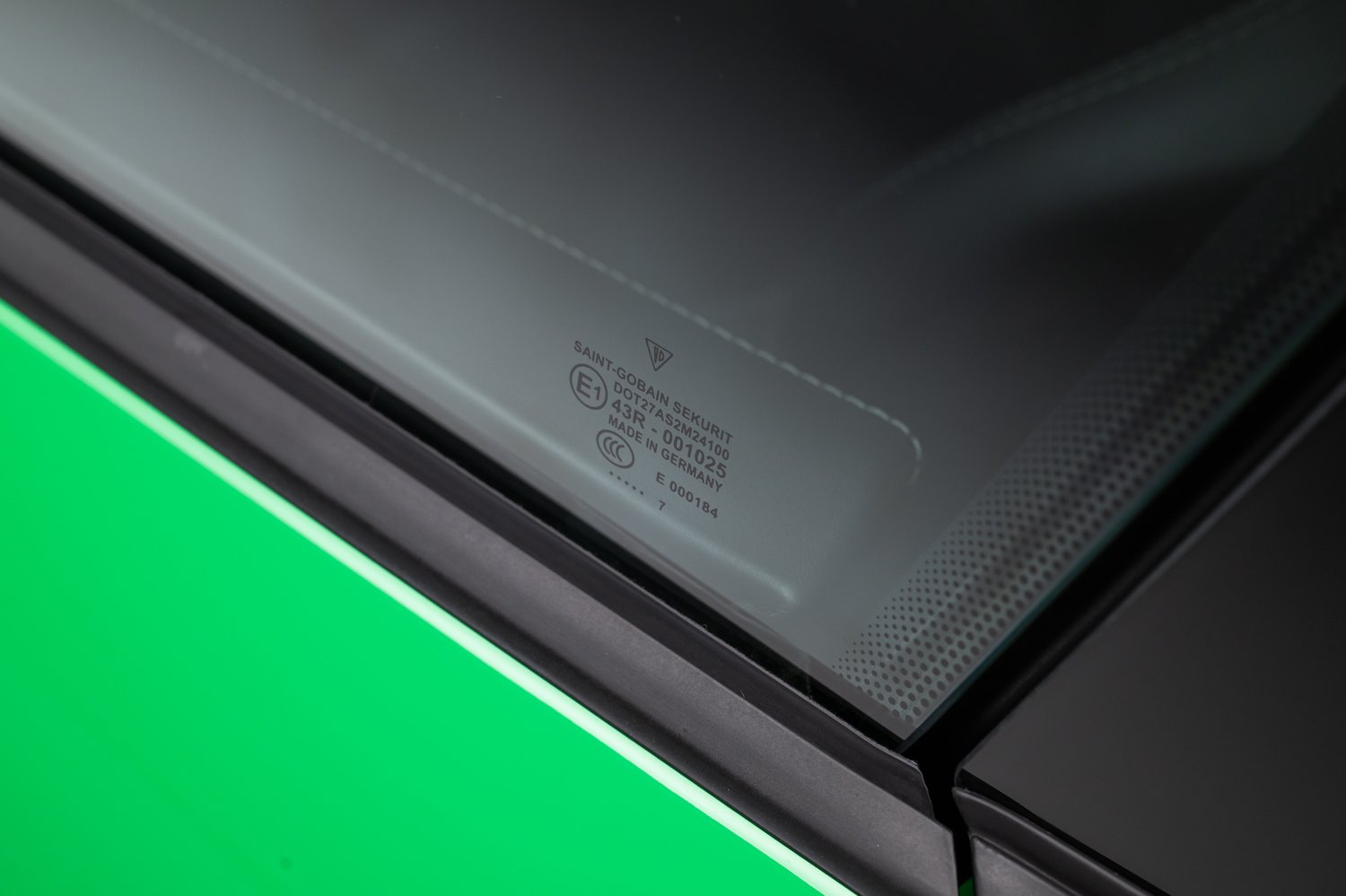 Time Capsule Porsche GT3 RS Achieves Record $498,000 Sale