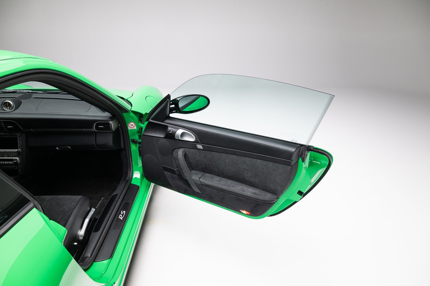 Time Capsule Porsche GT3 RS Achieves Record $498,000 Sale