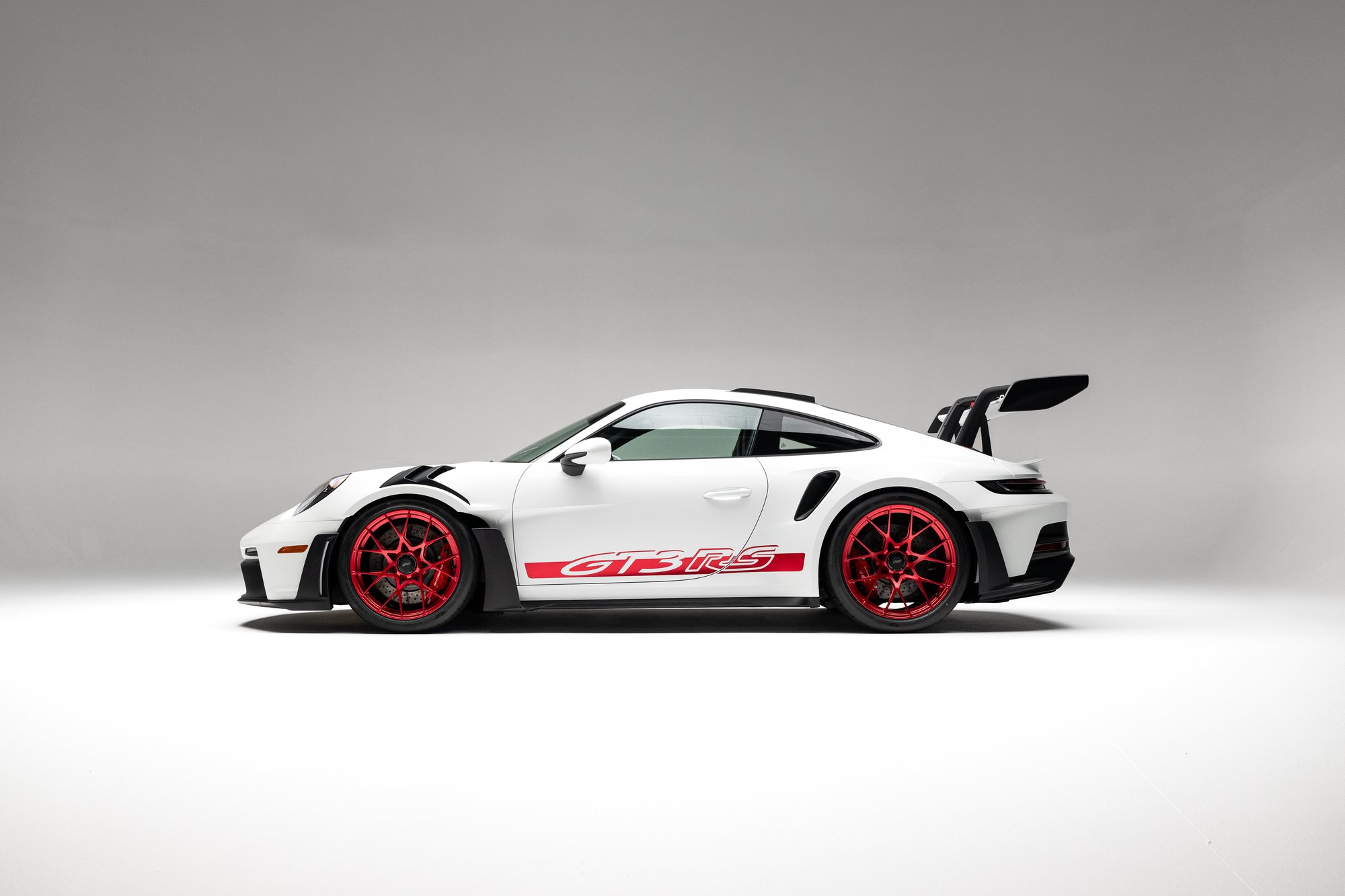 406-Mile 2023 Porsche 911 GT3 RS Sells for $367,786 on Bring a Trailer