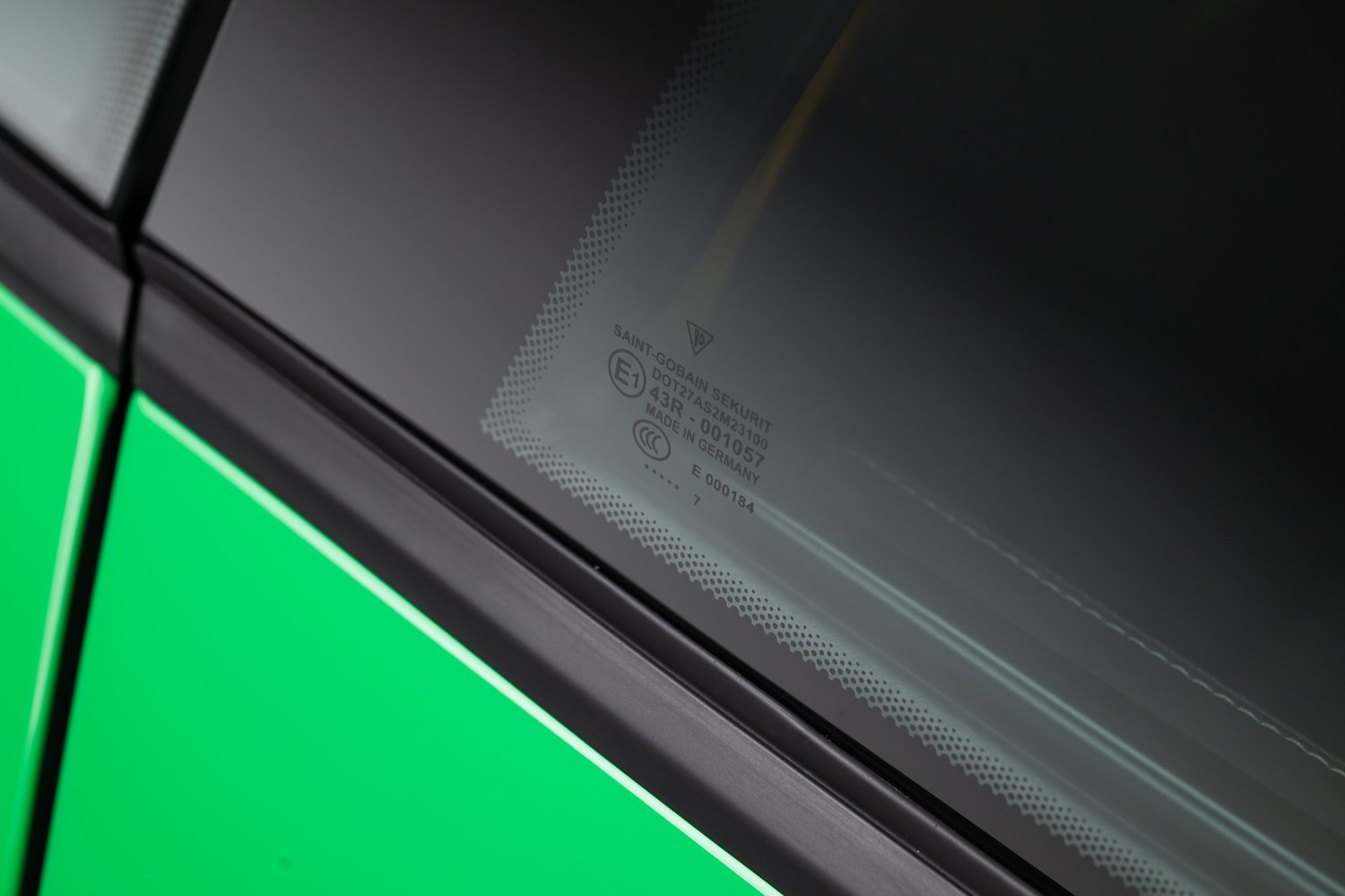 Time Capsule Porsche GT3 RS Achieves Record $498,000 Sale