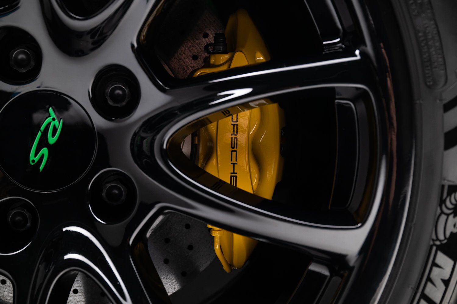 Time Capsule Porsche GT3 RS Achieves Record $498,000 Sale