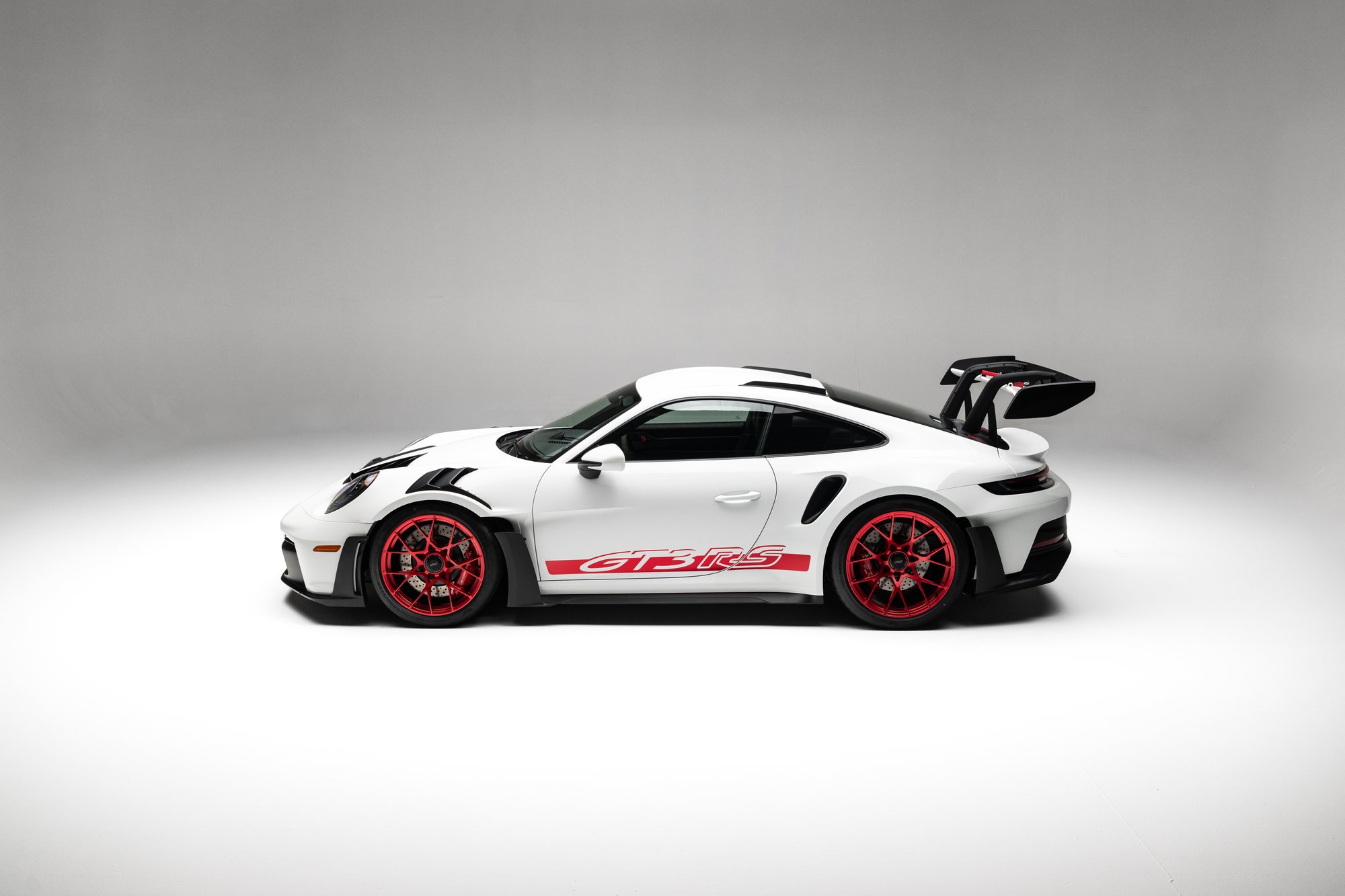 406-Mile 2023 Porsche 911 GT3 RS Sells for $367,786 on Bring a Trailer