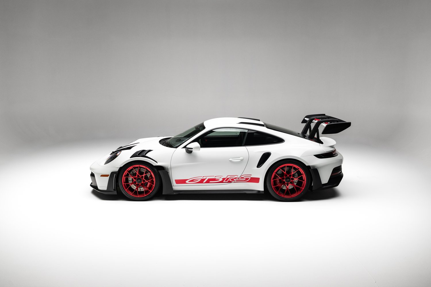 406-Mile 2023 Porsche 911 GT3 RS Sells for $367,786 on Bring a Trailer