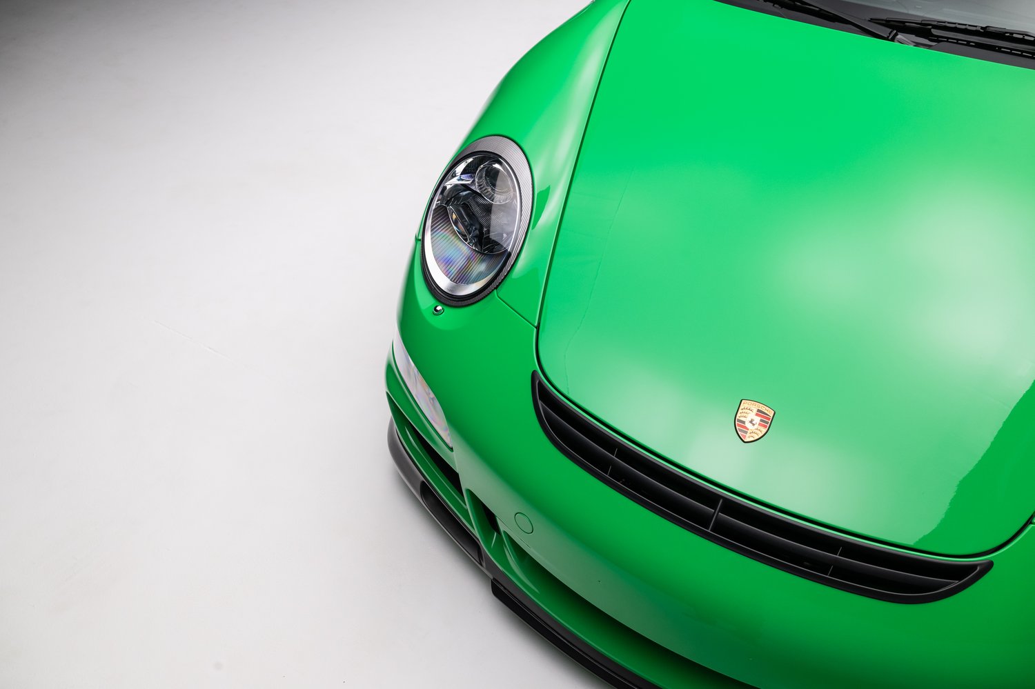 Time Capsule Porsche GT3 RS Achieves Record $498,000 Sale