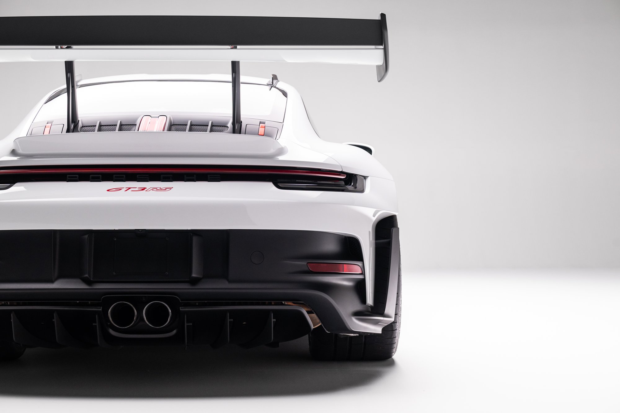 406-Mile 2023 Porsche 911 GT3 RS Sells for $367,786 on Bring a Trailer