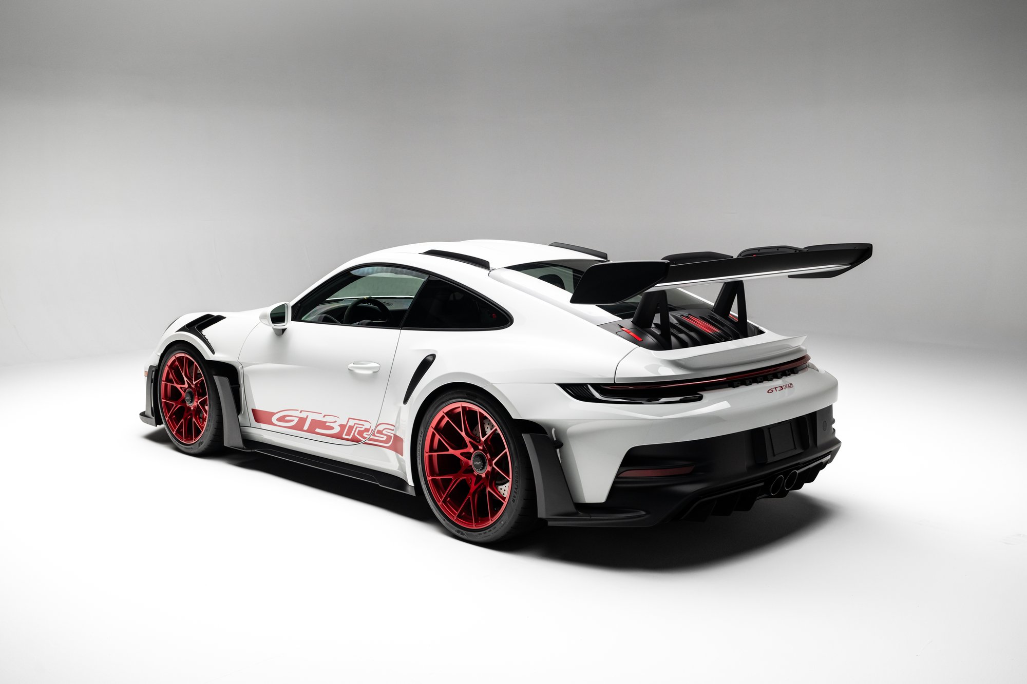 406-Mile 2023 Porsche 911 GT3 RS Sells for $367,786 on Bring a Trailer