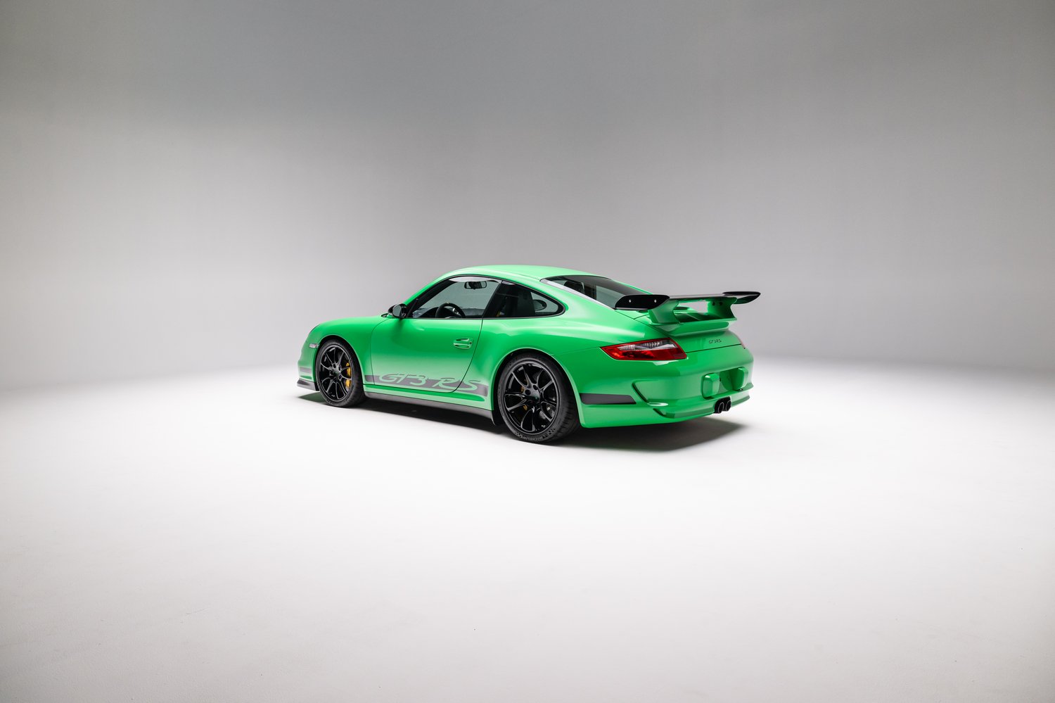 Time Capsule Porsche GT3 RS Achieves Record $498,000 Sale